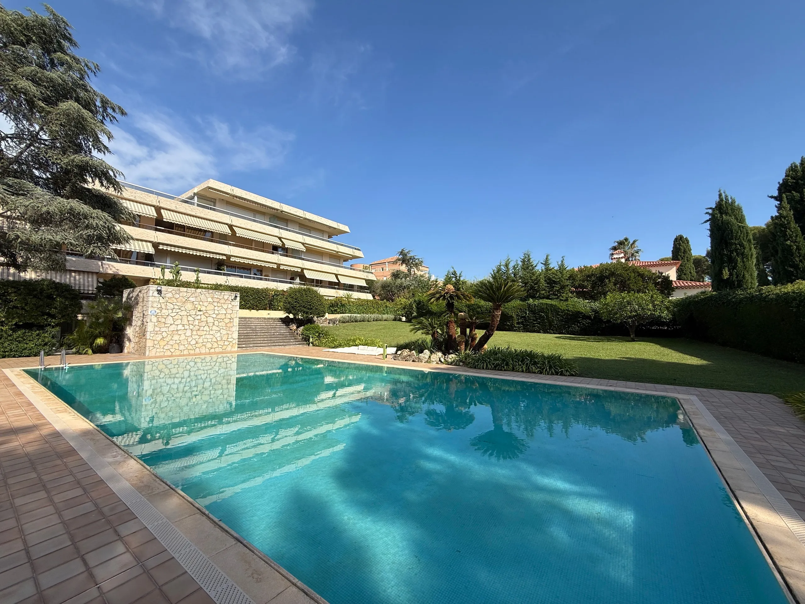 appartement 2 pièces à Roquebrune-Cap-Martin (06190)